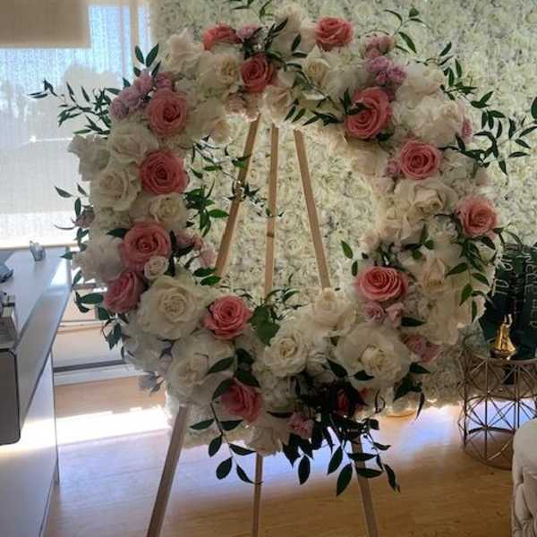 Graceful Pink & White Floral Wreath