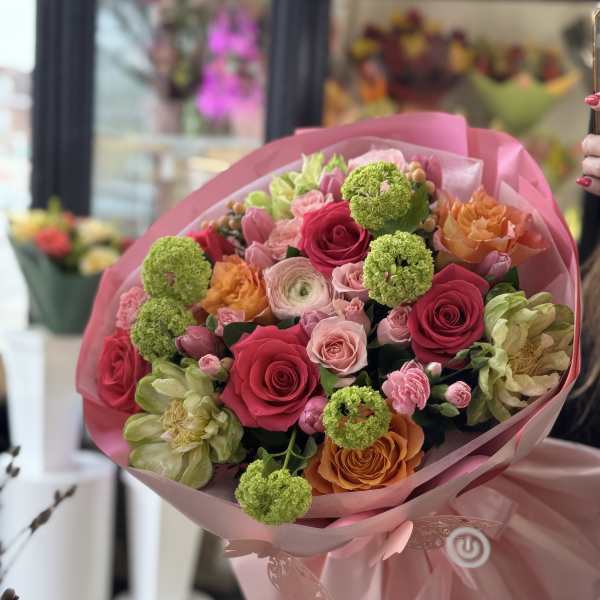 Colorful Romance. The photo shows the standard size.