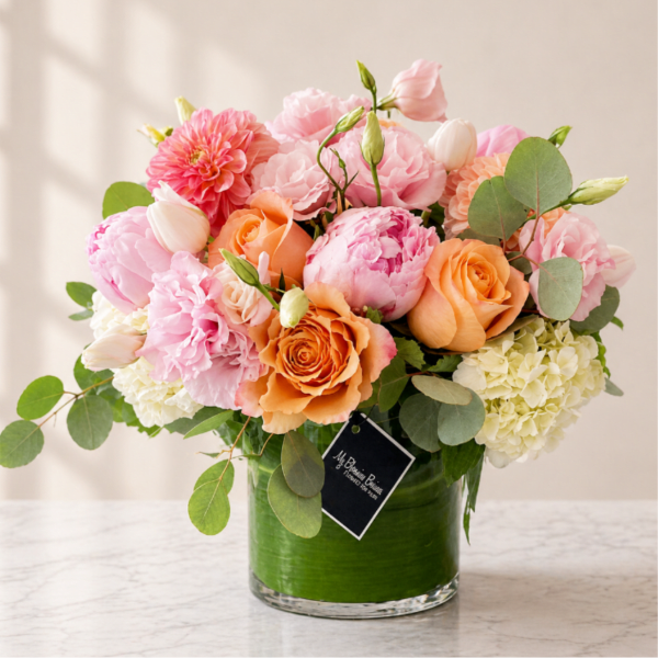 Luna Arrangement – A Soft Blush of Beauty