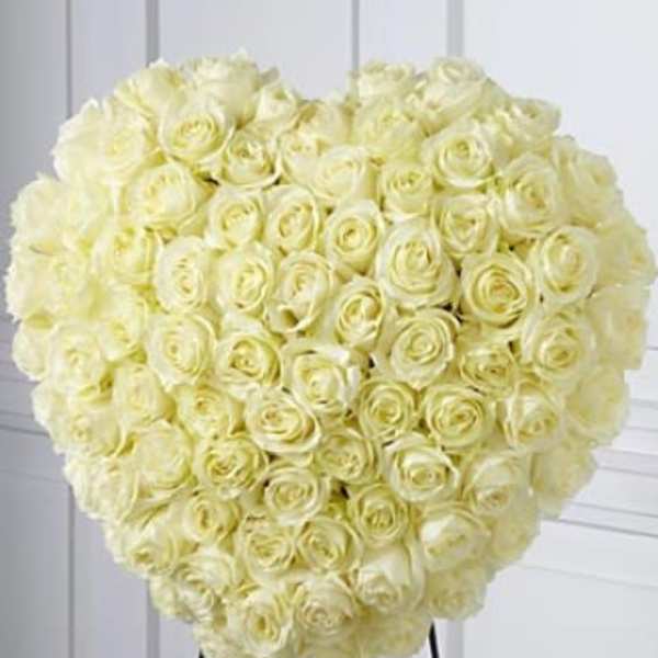 The Elegant Remembrance Standing Heart