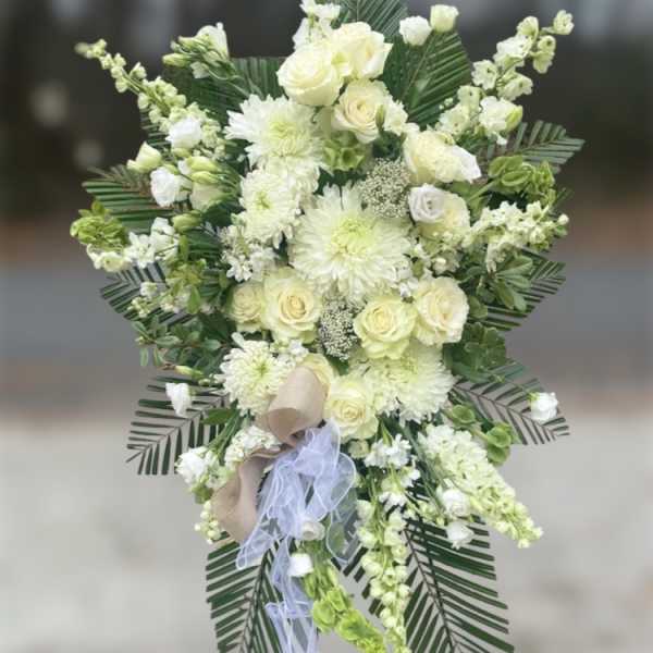 Woodstock on the Green Floral Spray