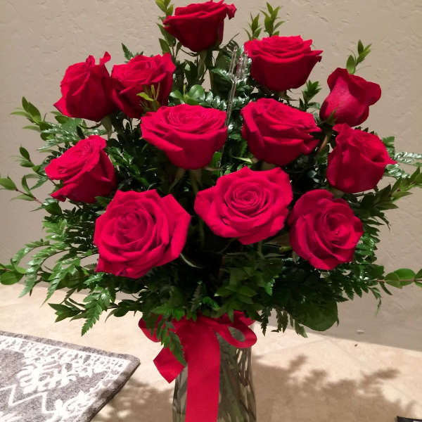 Sweet 12 red roses