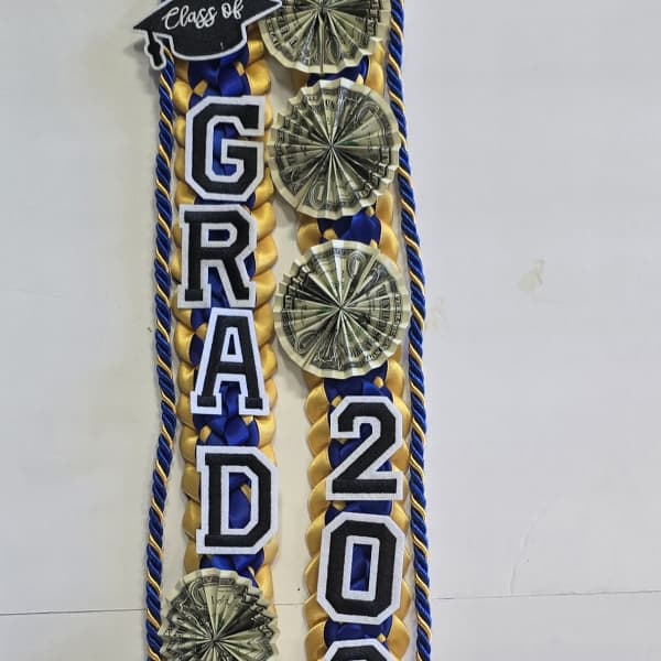 Real money lei # 37 Blu & Yellow Grad 2026