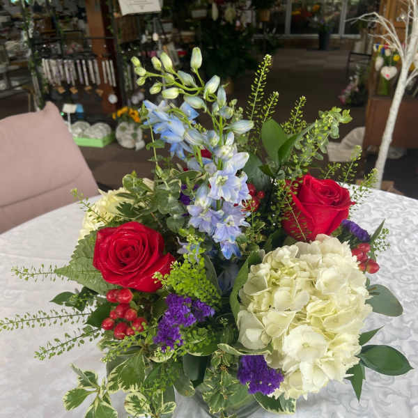 Red Roses and Berries Mother's Day Cube