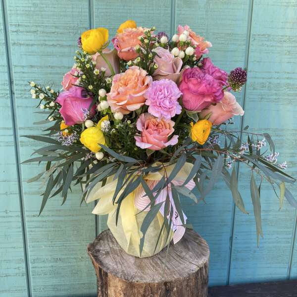 Mother's Day Vase arrangement ( Design of the day)