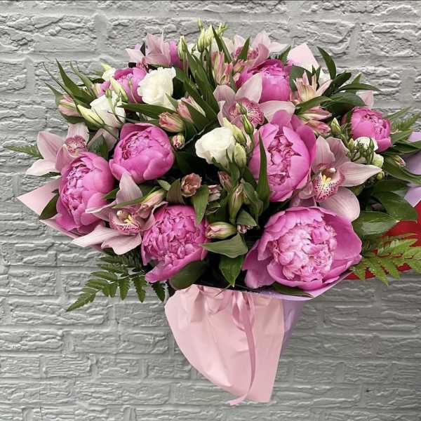 Mix flowers bouquet with peonies