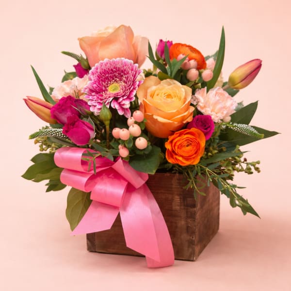 Peachy Pink Garden Box – Designer’s Choice | Mother’s Day Special