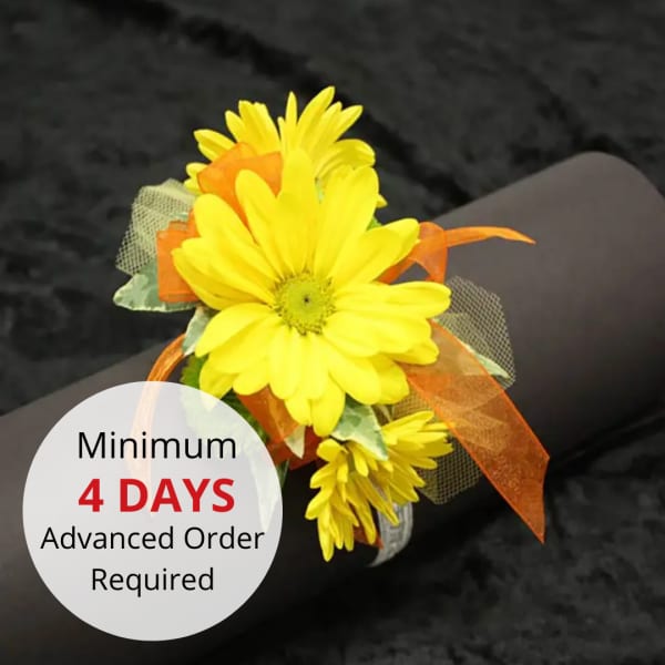 Daisy Wristlet