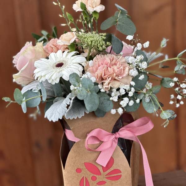 Paper vase bouquet