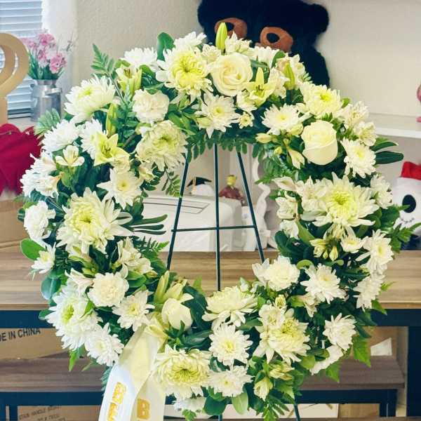 All white standing 18” wreath