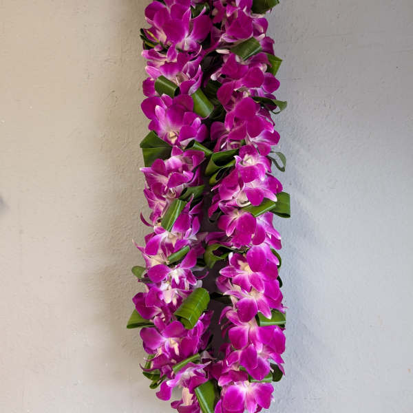 Bombay and Ti leaves lei - double.