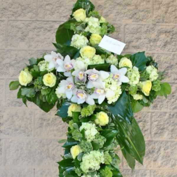 Luxury Greens Cross