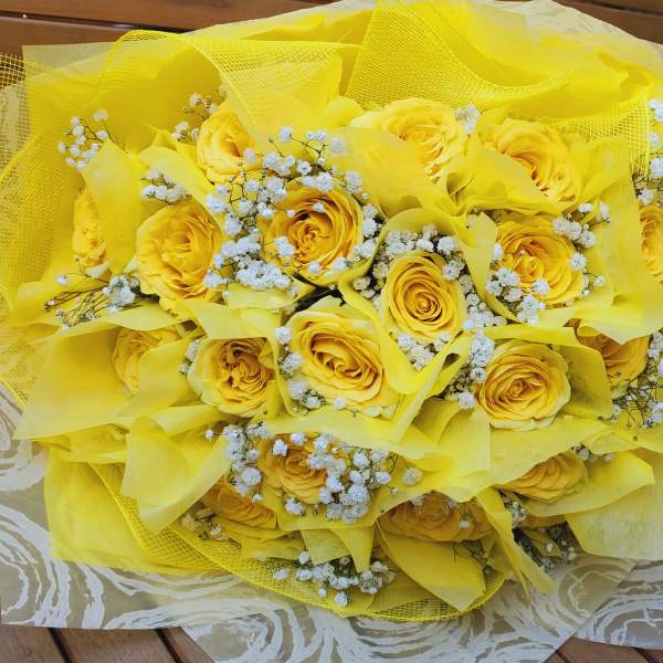 Hong Kong Style - 2 dozen roses