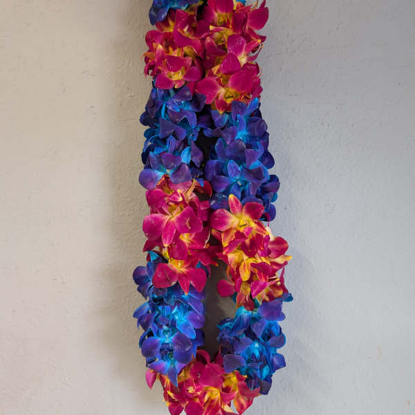 Orchid lei blocked blue and burgundy