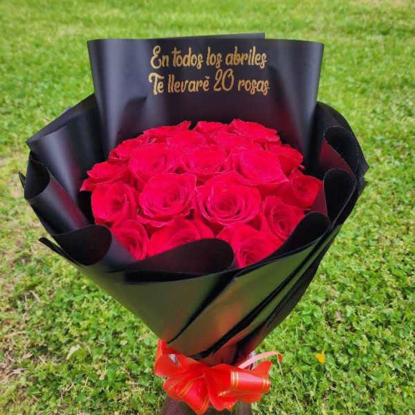 Ramo de rosas rojas