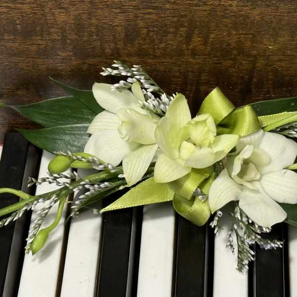 Pretty Prom Wrist Corsage, Accent Colors Available