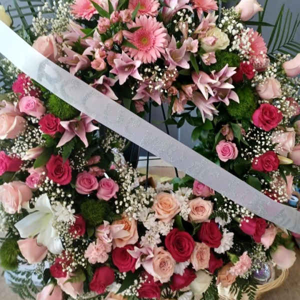 Rosas guerberas daisies lily's carnation