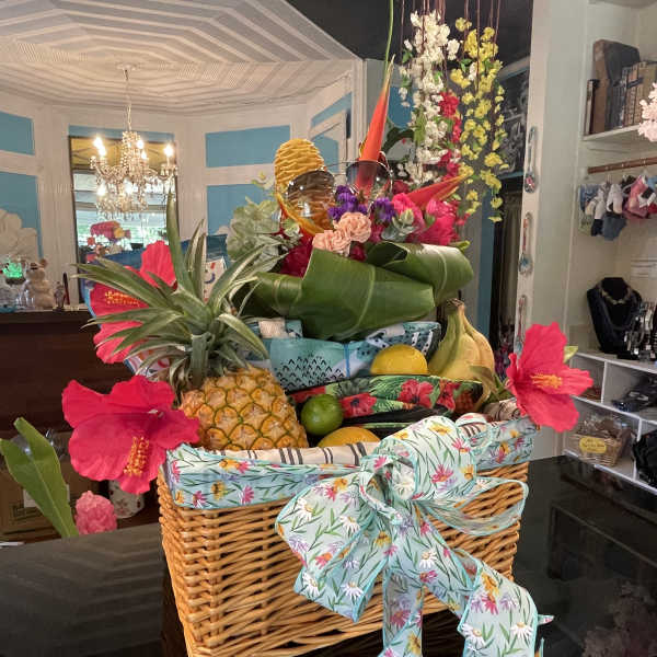 Luxurious Welcome to Hawaii basket