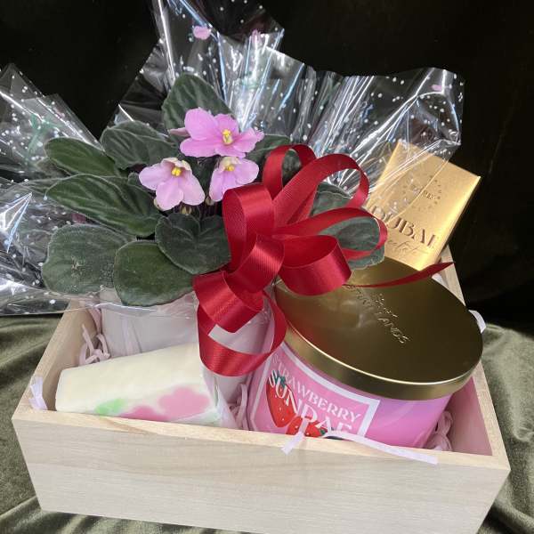 Summer Strawberry Box