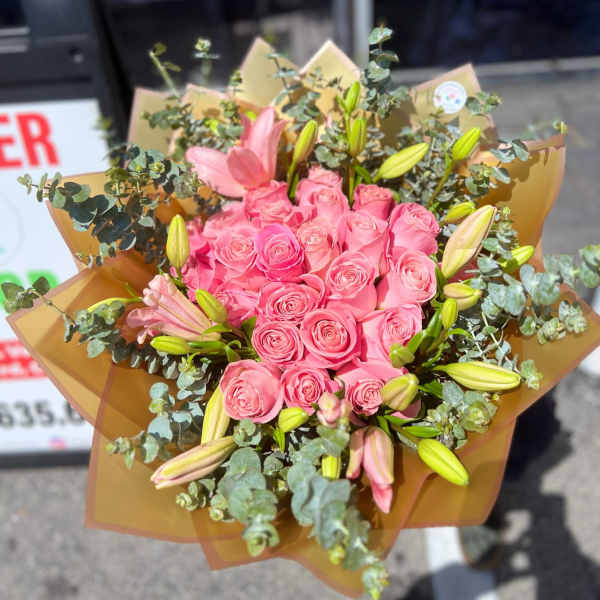 Lilys and roses