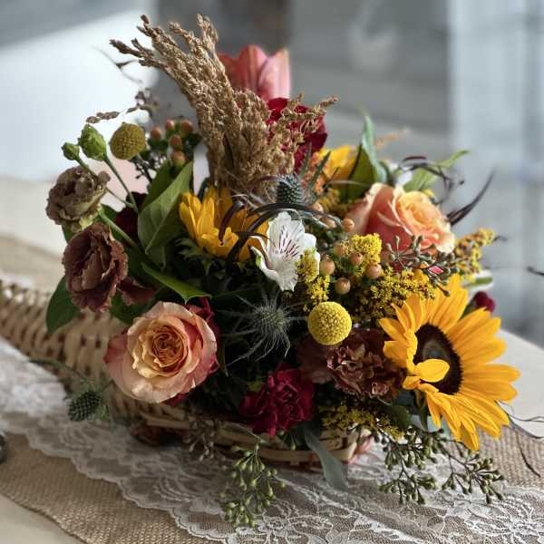 Elegant Autumn Cornucopia