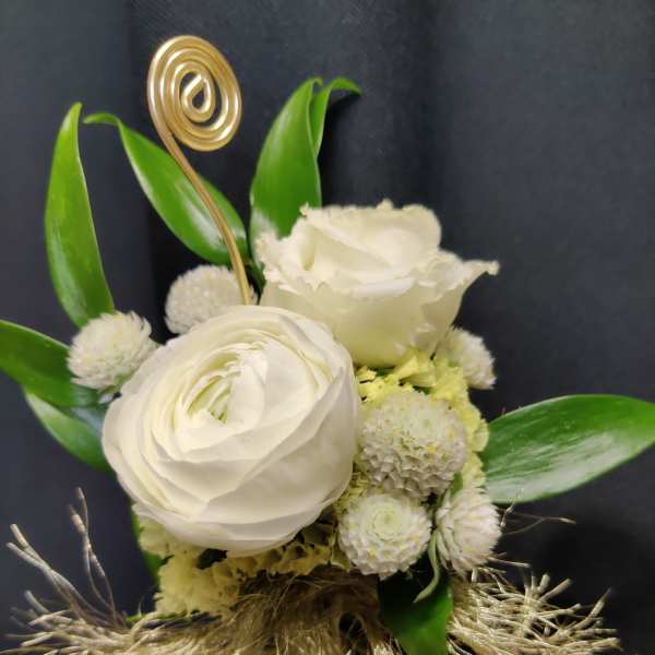 Pin corsage