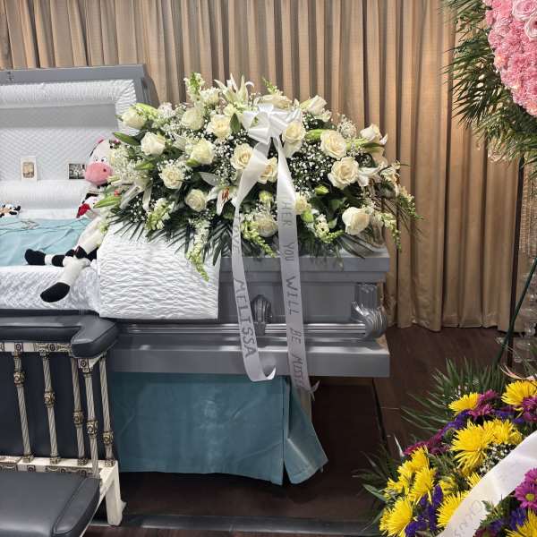 Casket spray