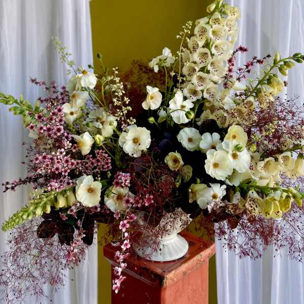 Bold Seasonal Statement Arrangement