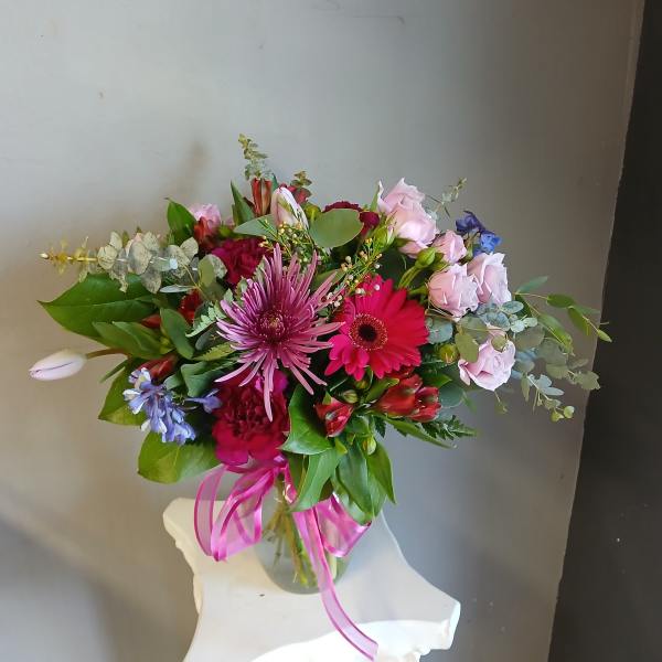 # 746 Designers choice vase arrangement