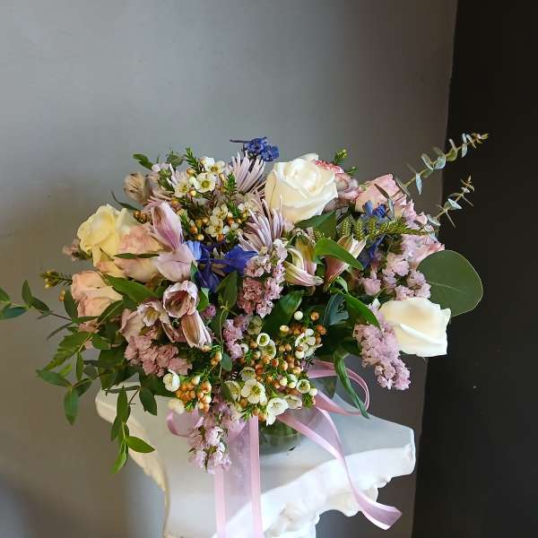 #704 Designer's Choice Vase Arrangement