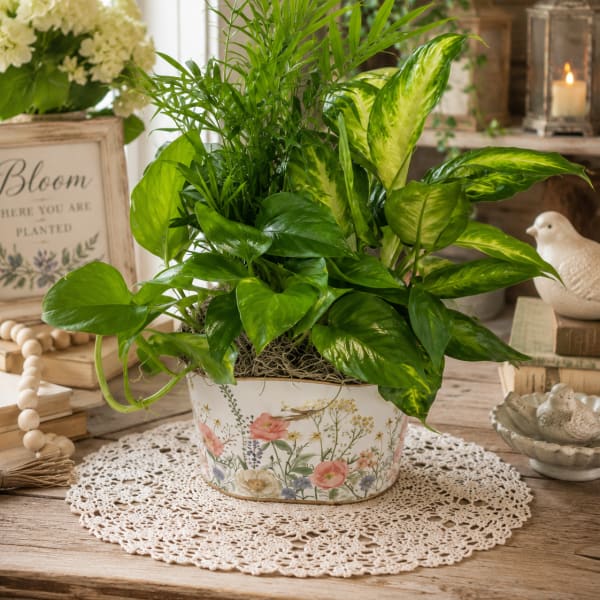 Cottage Garden Medium Planter