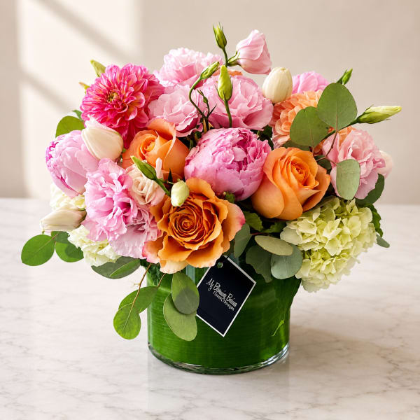 Luna Arrangement – A Soft Blush of Beauty