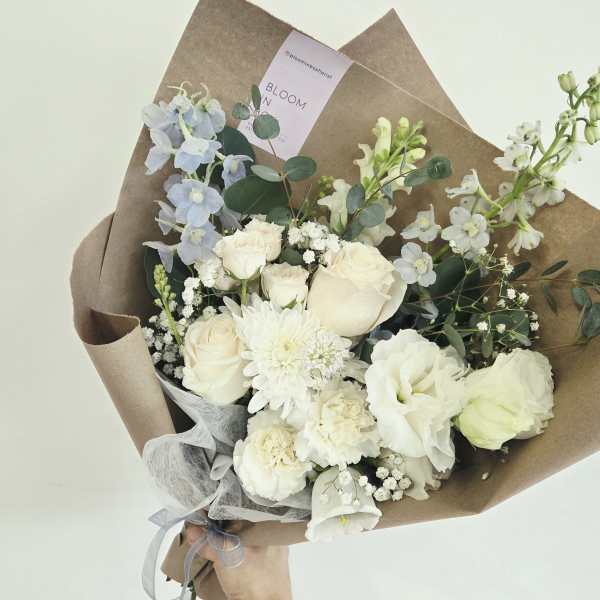 Creamy Sky Hand-tied Bouquet (New!)