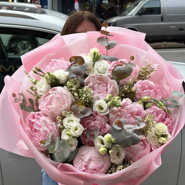 Peony Romance. The photo shows the deluxe size.