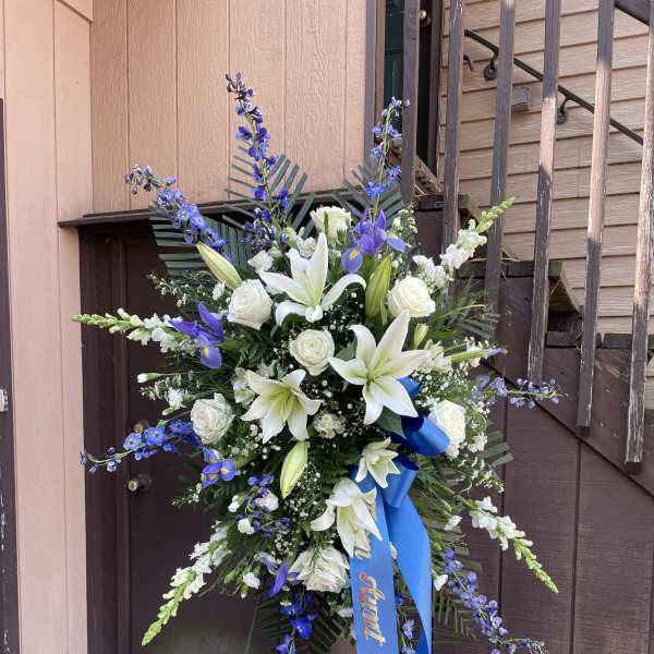 Majestic White and Blue Standing Spray
