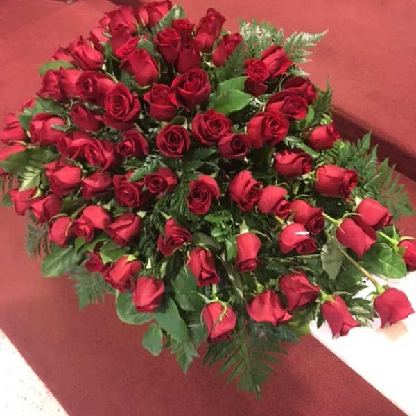 #113 ROSE CASKET SPRAY