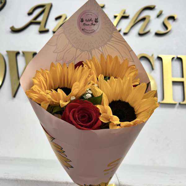 Bouquet With 3 Sunflowers And 3 Red Roses