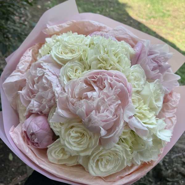 Vanilla Petal Kiss
