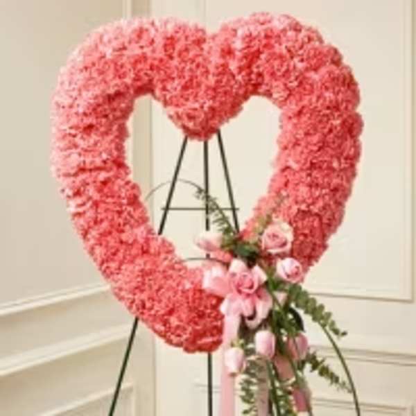 Blushing Heart Tribute Spray