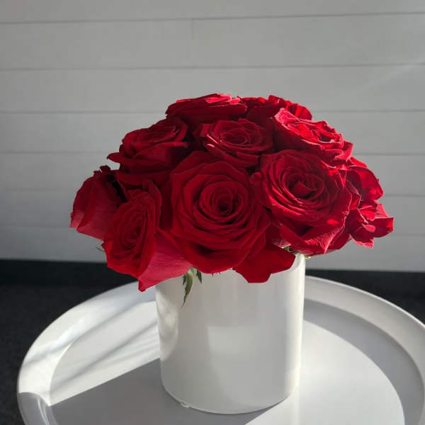 Rays of Roses (Vase Arrangement)