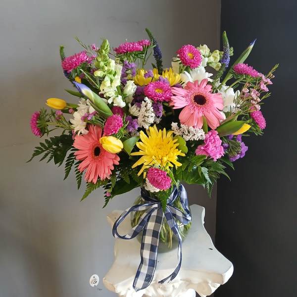 #748 Designer's Choice vase arrangement
