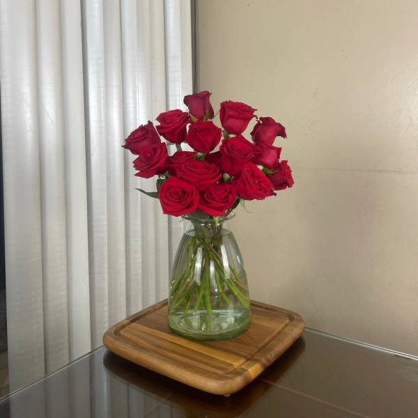 LOVELY RED