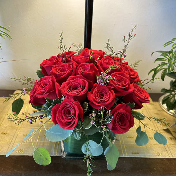 18 Red Rose cube
