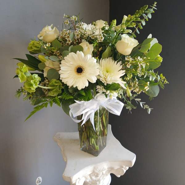 #799 All White Vase Arrangement