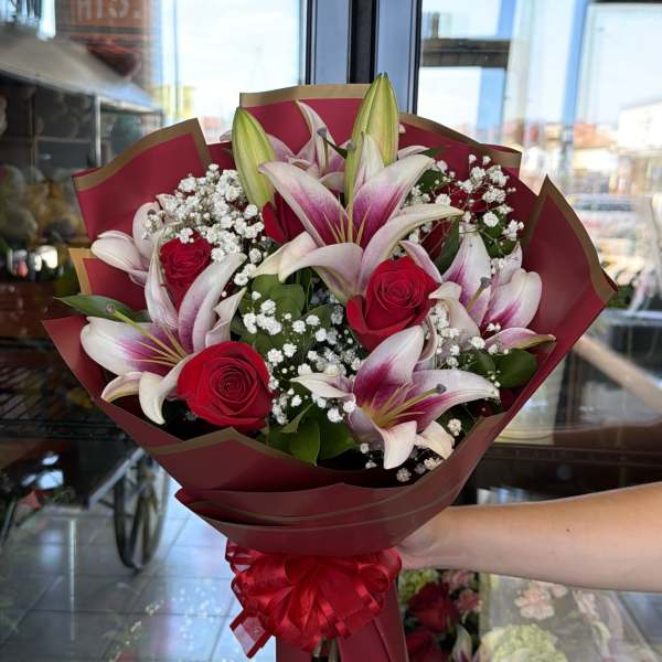 Sweetheart Lily Bouquet