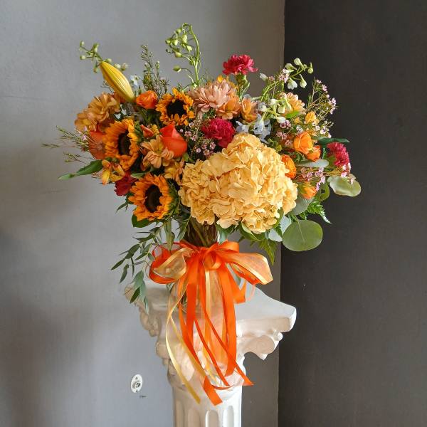 #719 Designer's Choice Seasonal Flower Arrangement