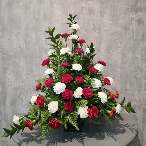 Classic Carnation Pedestal