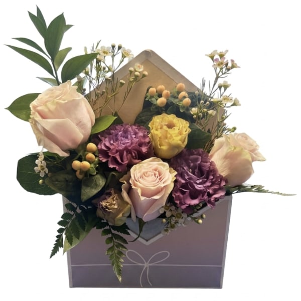 Blooming Envelope Designer's Choice - Unique Flower Arrangement in Envelope Box