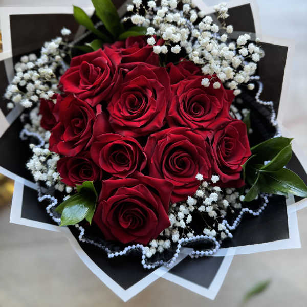 Red Roses Flower Bouquet