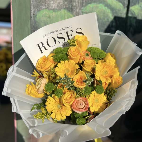 Yellow Rose And Ranunculus Korean design